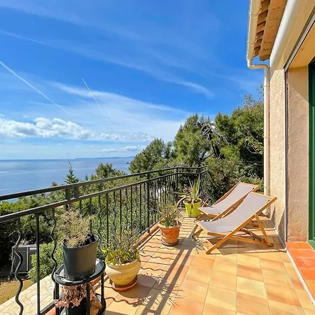 Family With Unique Sea View For 11people