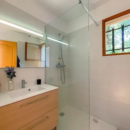 Sea-view For 11 Guests With A Heated Infinity Pool Vila *