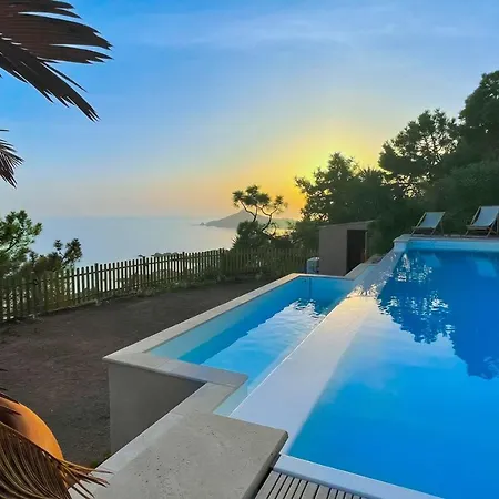 Family With Unique Sea View For 11people Saint-Raphael (Var)