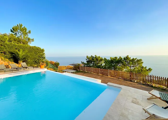 Sea-view For 11 Guests With A Heated Infinity Pool Villa