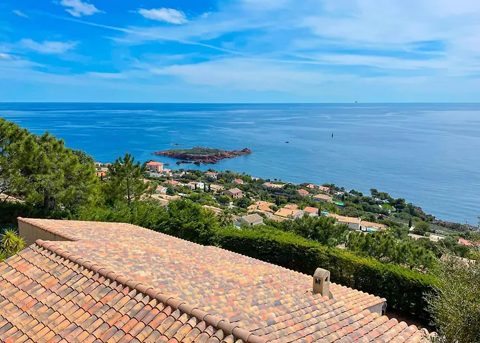 Sea-view For 11 Guests With A Heated Infinity Pool