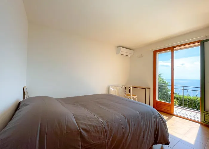 Sea-view For 11 Guests With A Heated Infinity Pool *