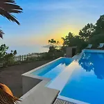Sea-view For 11 Guests With A Heated Infinity Pool *