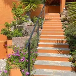 Villa Sea-view For 11 Guests With A Heated Infinity Pool