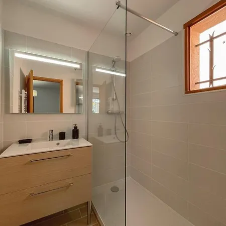 Sea-view For 11 Guests With A Heated Infinity Pool Villa