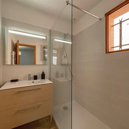 Sea-view For 11 Guests With A Heated Infinity Pool Saint-Raphaël