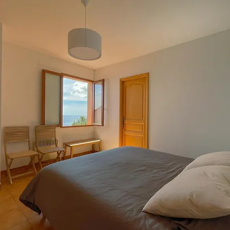 Sea-view For 11 Guests With A Heated Infinity Pool *