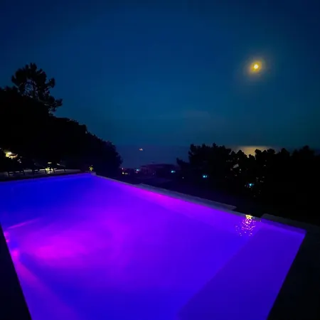 Sea-view For 11 Guests With A Heated Infinity Pool 빌라