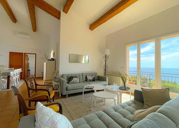 Sea-view For 11 Guests With A Heated Infinity Pool Villa *