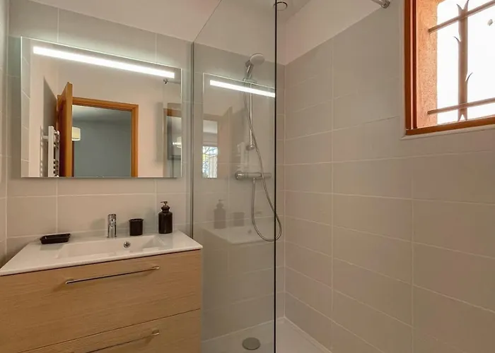 Sea-view For 11 Guests With A Heated Infinity Pool Saint-Raphaël