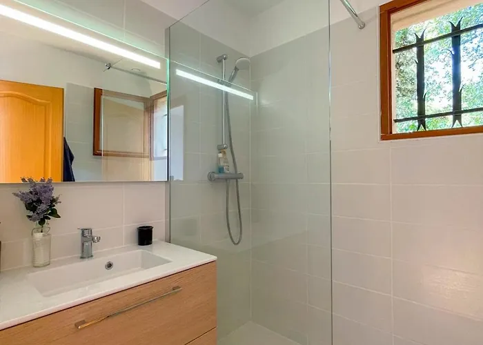 Sea-view For 11 Guests With A Heated Infinity Pool Villa